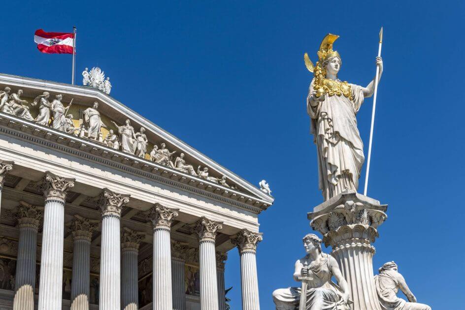 Schock-in-Wiener-Innenstadt-Bombendrohung-im-Parlament