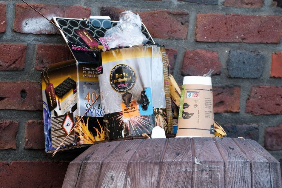 Schluss-mit-B-llertourismus-Tschechien-dreht-Feuerwerks-Fans-den-Z-nder-ab