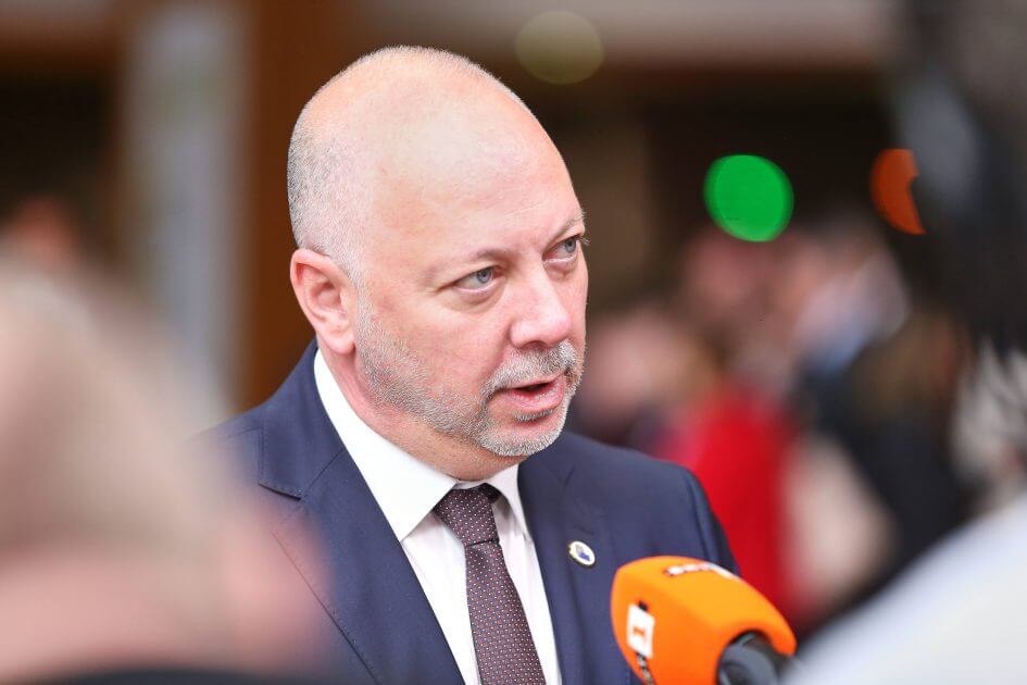 bulgarische-regierung-tritt-nach-protesten-zur-ck