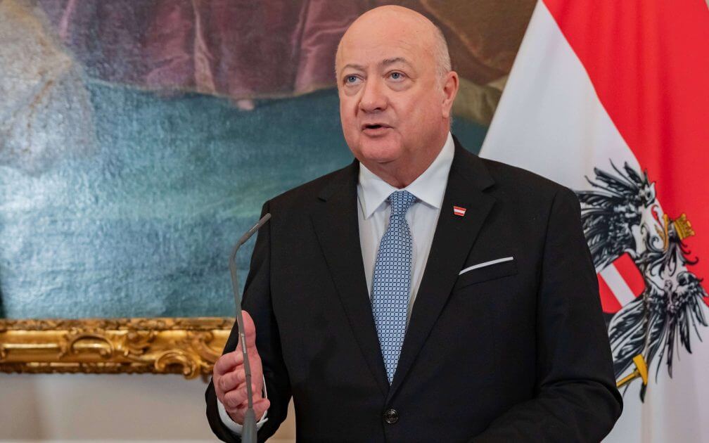 Aus-vom-Verbrenner-Aus-Kanzler-Christian-Stocker-fordert-weitere-Schritte