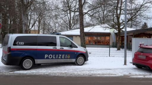 P-dagoginnen-entdeckten-an-Kindergarten-angelehnte-Leiche