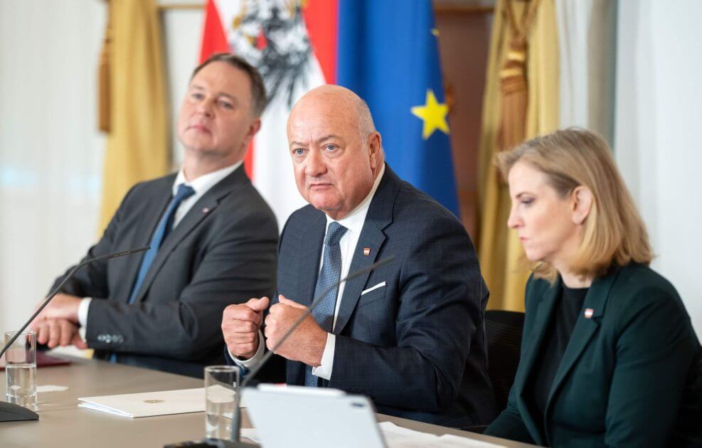 Milliarden-f-r-KI-Chips-Weltraum-Kann-sterreich-den-Tech-R-ckstand-aufholen-