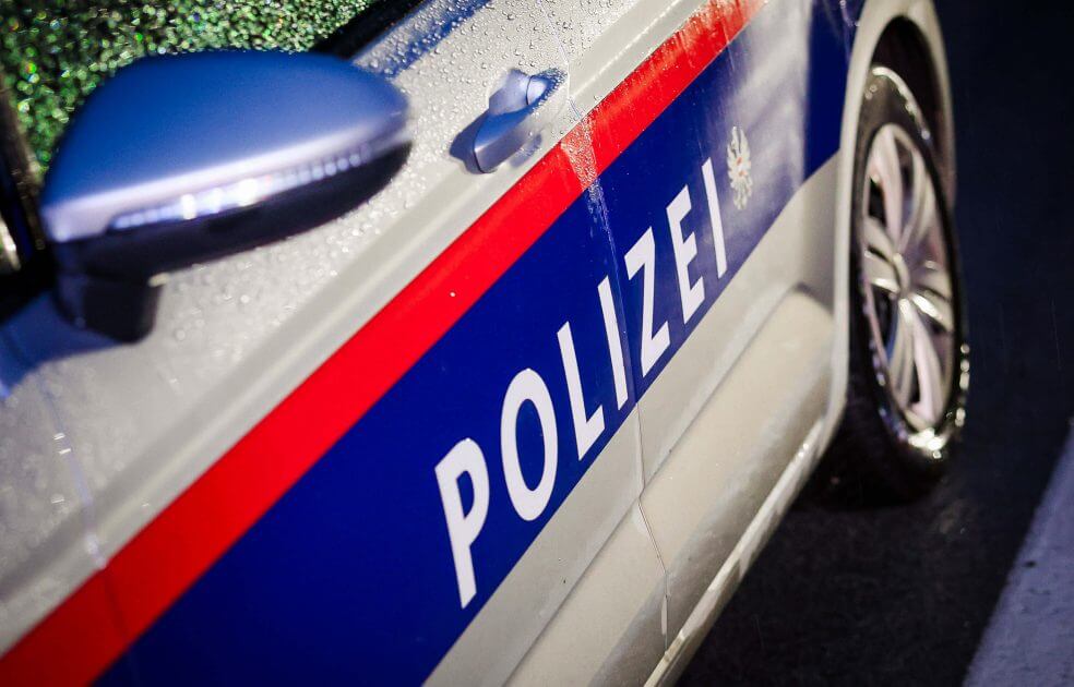 blutige-nacht-in-wien-penzing-rum-ne-bedrohte-ex-frau-mit-cutter-messer