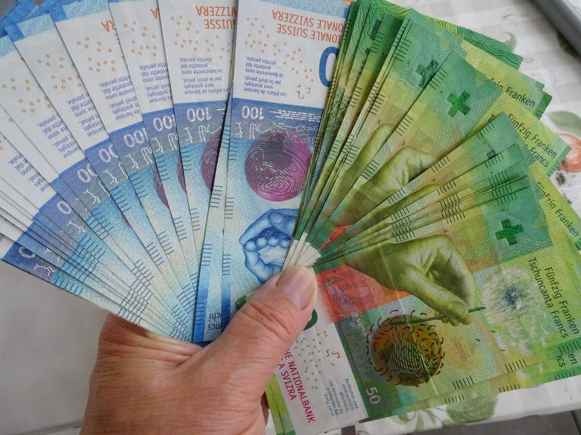 Schreibt-Schweiz-Bargeld-in-die-Verfassung-