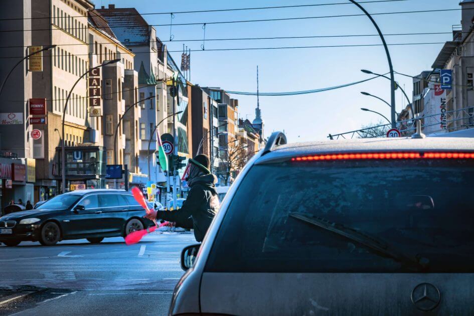 nur-noch-zw-lf-autofahrten-pro-jahr-neues-volksbegehren-sorgt-f-r-aufsehen