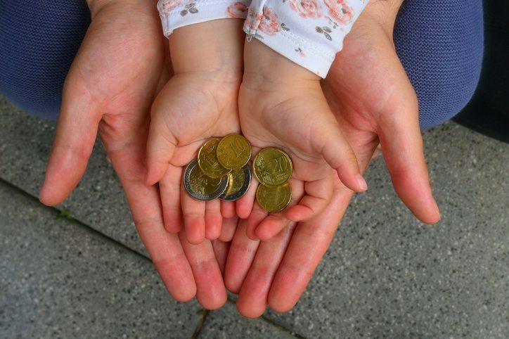 Kommt-das-Aus-des-Familienbonus-Hitzige-Debatte-entbrannt