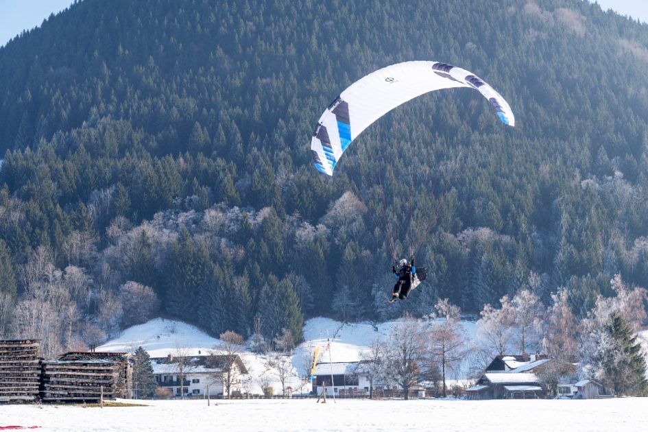 Arlberg-Drama-36-J-hriger-bei-harter-Landung-schwer-verletzt
