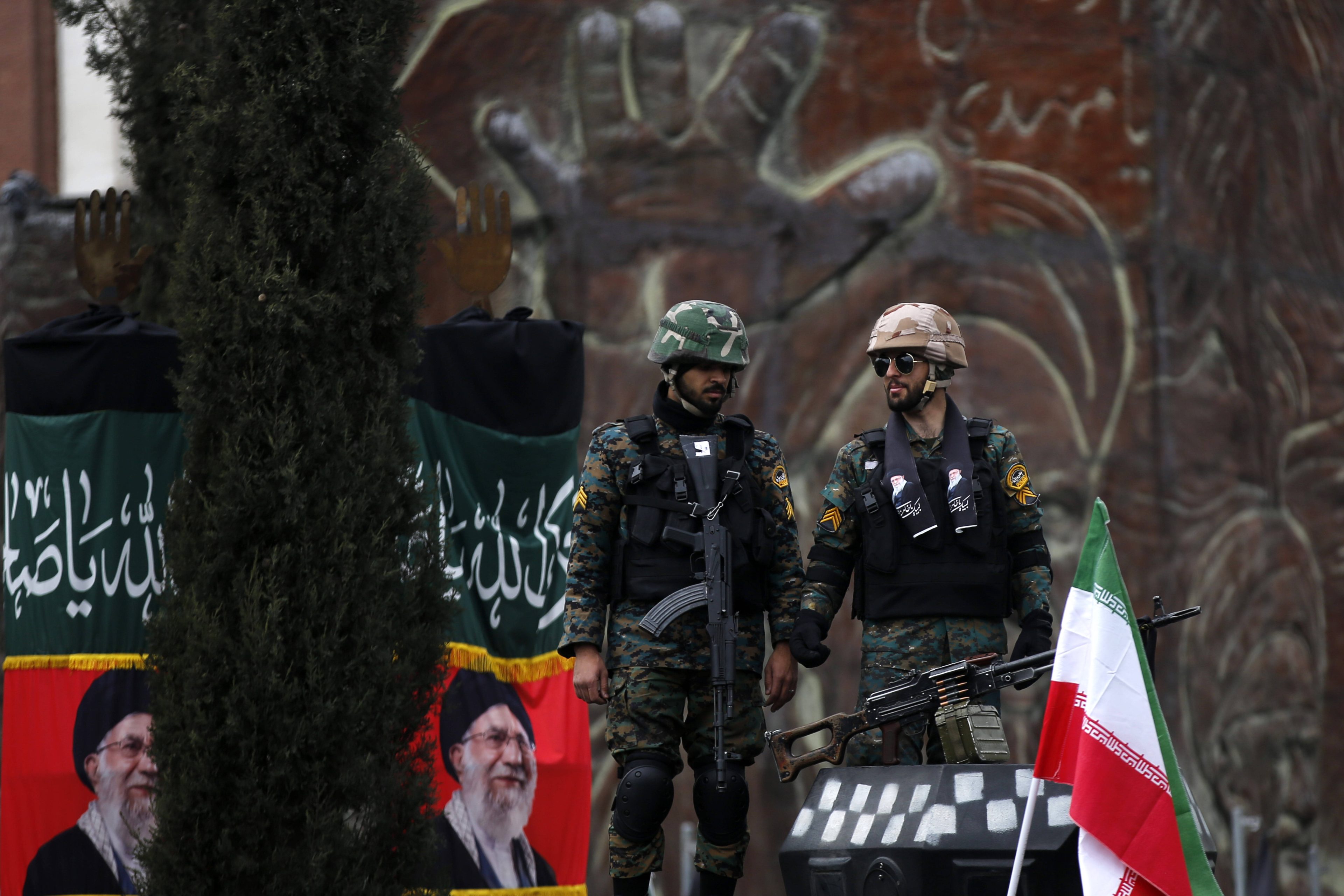 Tabubruch-im-Iran-Jetzt-sollen-sogar-12-J-hrige-f-r-Sicherheit-sorgen