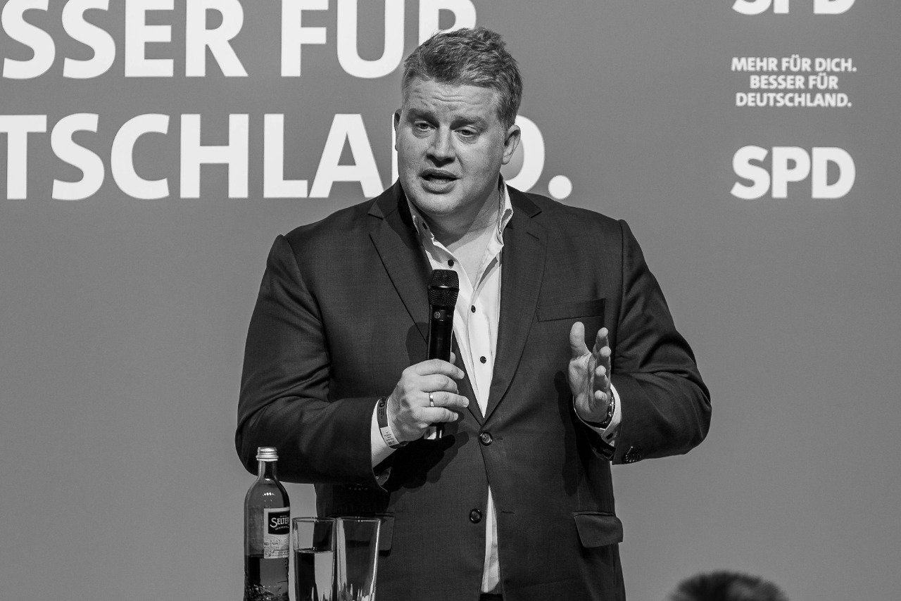 Deutscher-Spitzenpolitiker-stirbt-nach-Skiunfall-in-Tirol