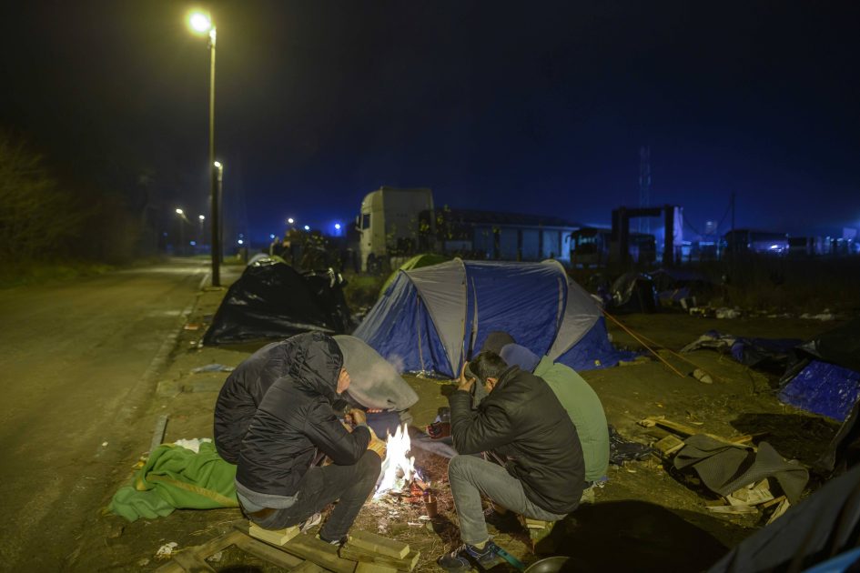 -Ich-kam-wegen-Essen-und-Boot-Streit-um-Ramadan-Hilfe-eskaliert