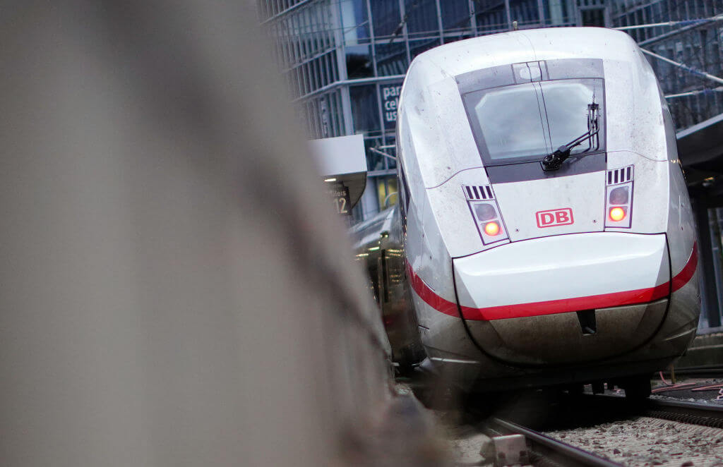 Bahn-Monopol unter Beschuss: Konkurrenten fordern Zerschlagung