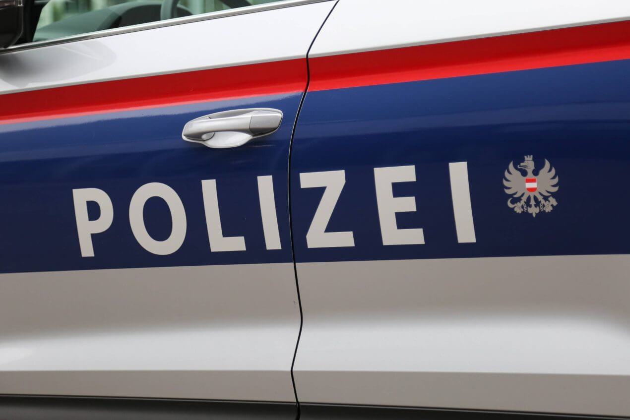 Mann auf der Flucht von Polizist angeschossen