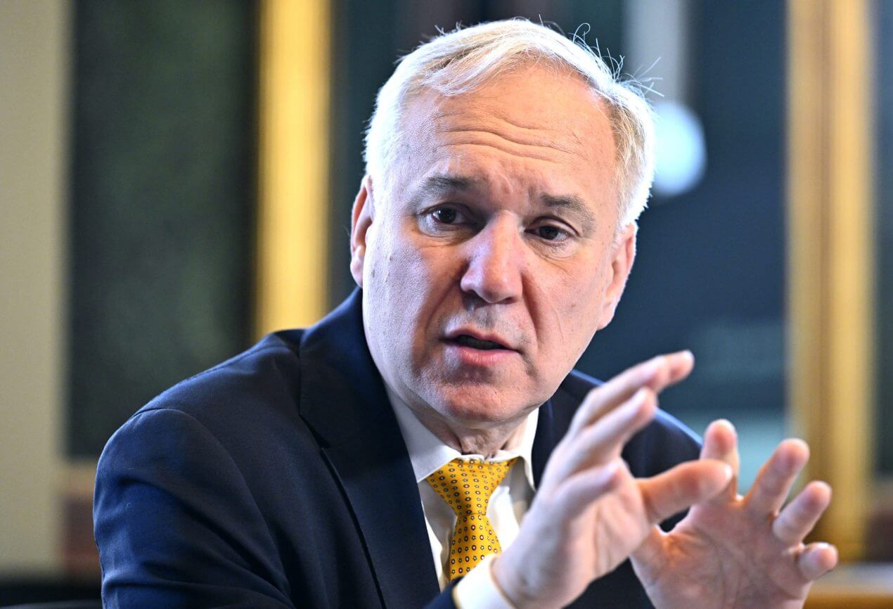 Rosenkranz prepovedal uporabo spolno zaznamovanih simbolov v parlamentarnih besedilih