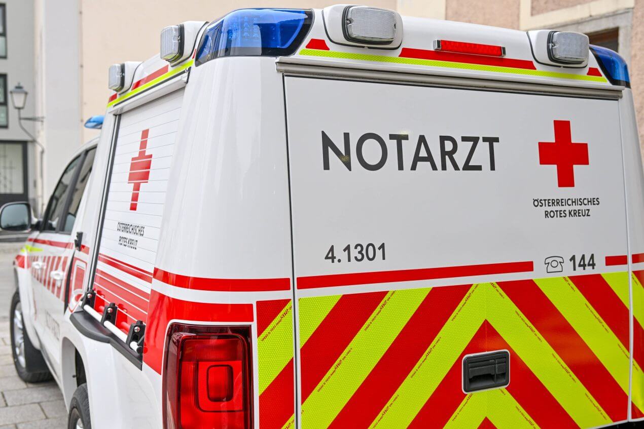 Schreckliches Unglück in OÖ: Mutter überfährt einjährige Tochter