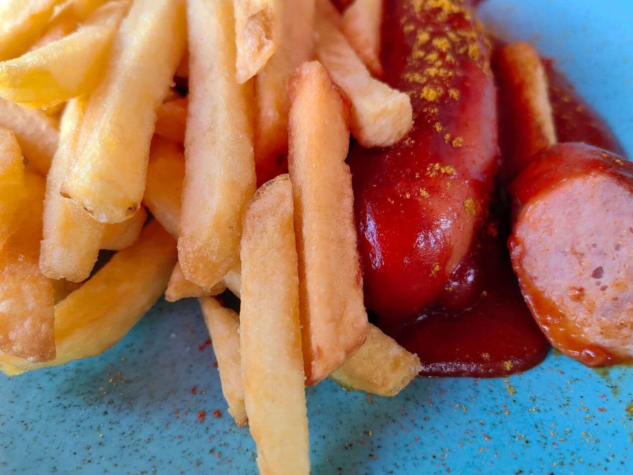 Nemške šole izločile svinjsko meso in prešle na halal prehrano, kar je razjezilo starše