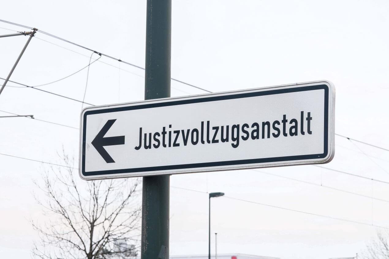 Na Dunaju kritike zaradi pomoči pri plačevanju najemnin zapornikom