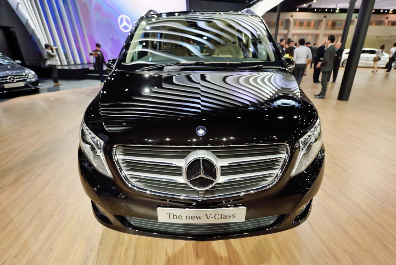 Mercedes im freien Fall: Gewinn bricht um mehr als die Hälfte ein!