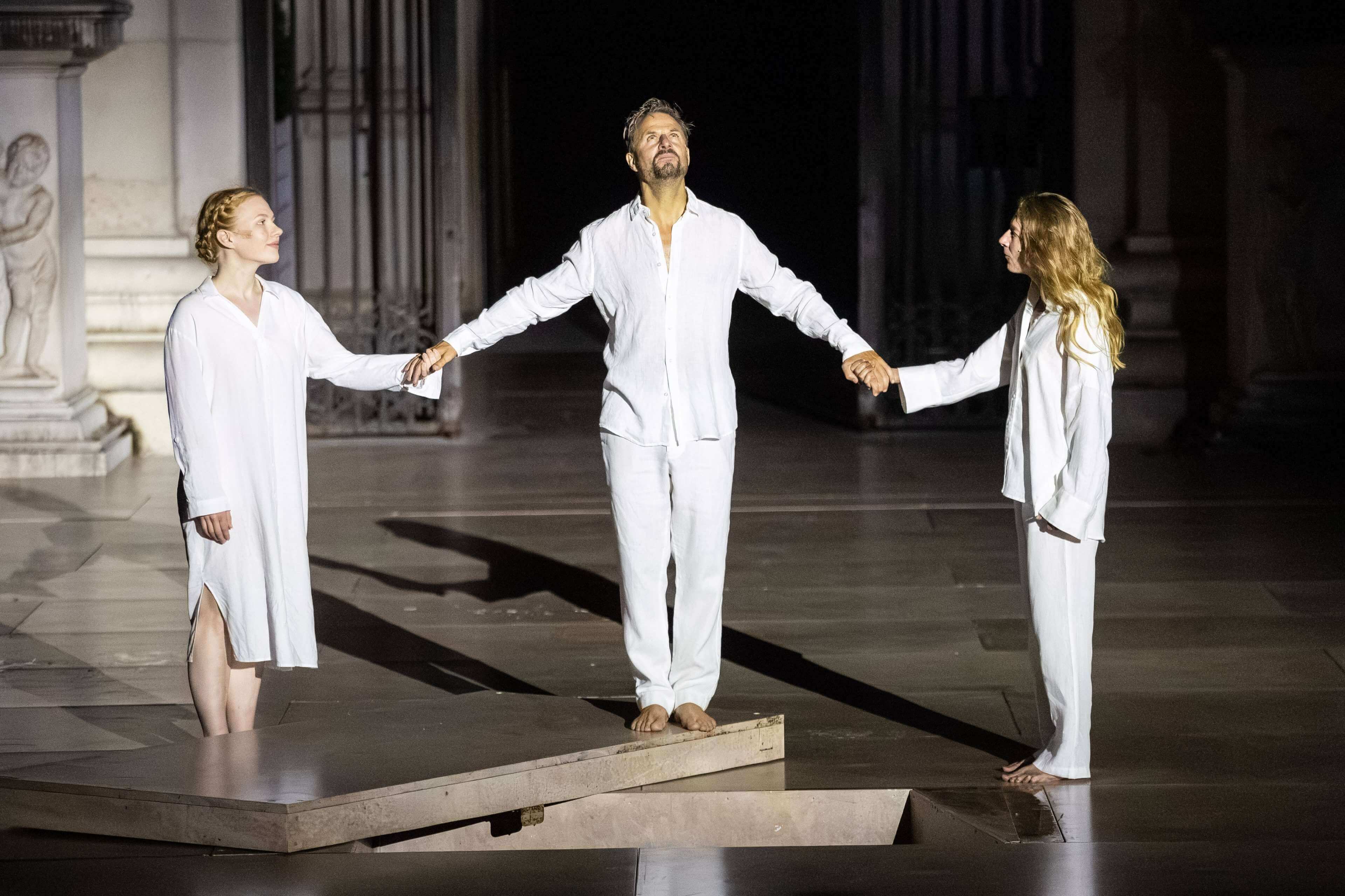 Aktivisti razkrili lahek vdor na Salzburške slavnostne igre kljub strogim varnostnim ukrepom