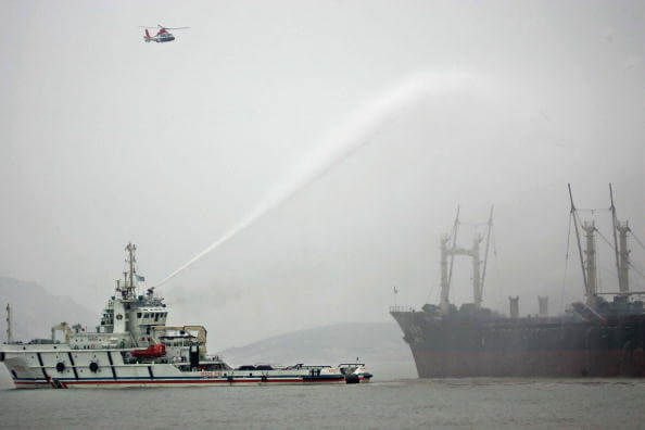 Kitajska obalna straža trčila v lastno vojaško ladjo med incidentom v Južnokitajskem morju.