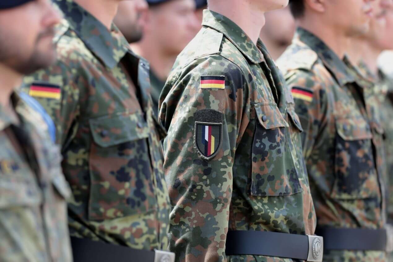 Nemčija v odgovor na Putinove vojaške manevre v Poljsko premestila pet bojnih letal