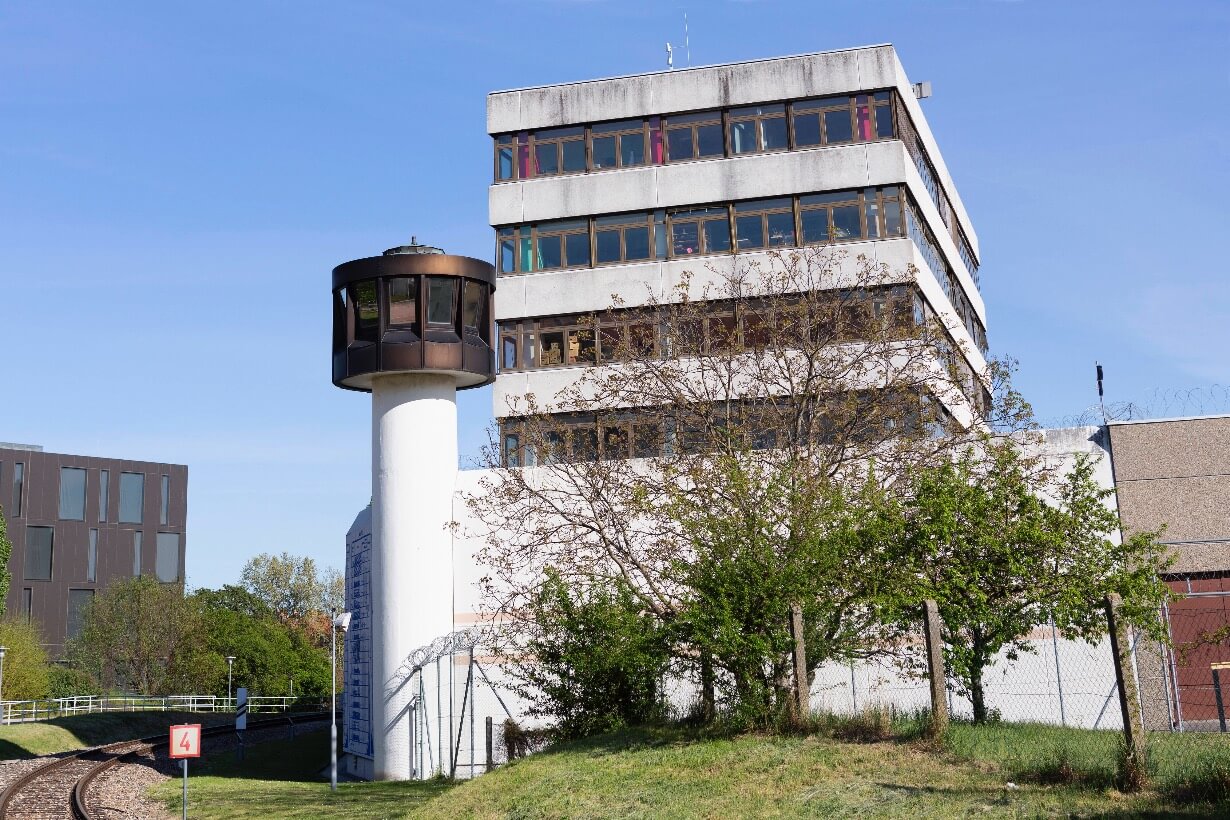 Na avstrijskem sodišču v Kremsu poteka sojenje zaradi zlorabe otrok in partnerke