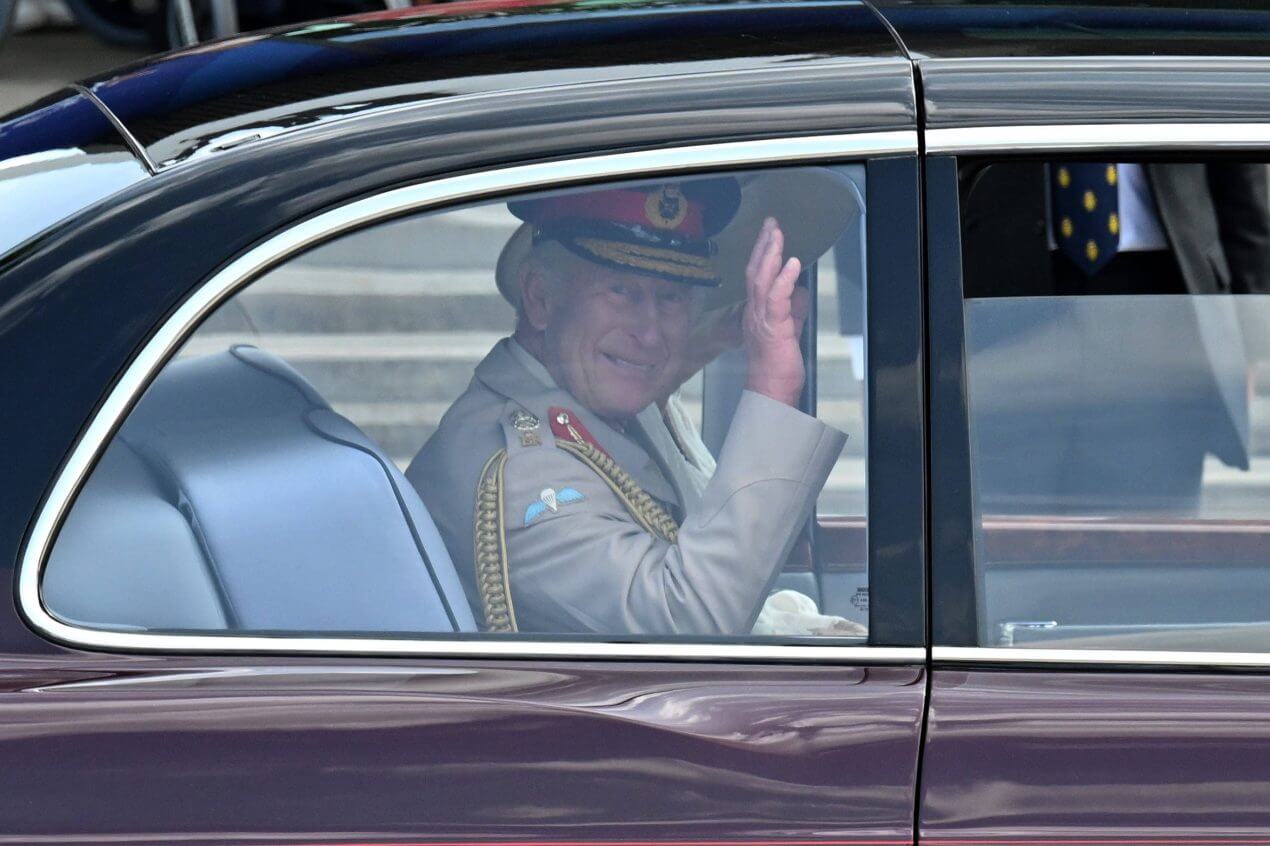 König Charles III. trifft erstmals Papst Leo XIV.