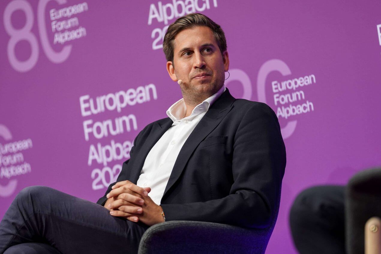 Avstrijska vlada bo pri upravnem osebju do leta 2030 prihranila 540 milijonov evrov