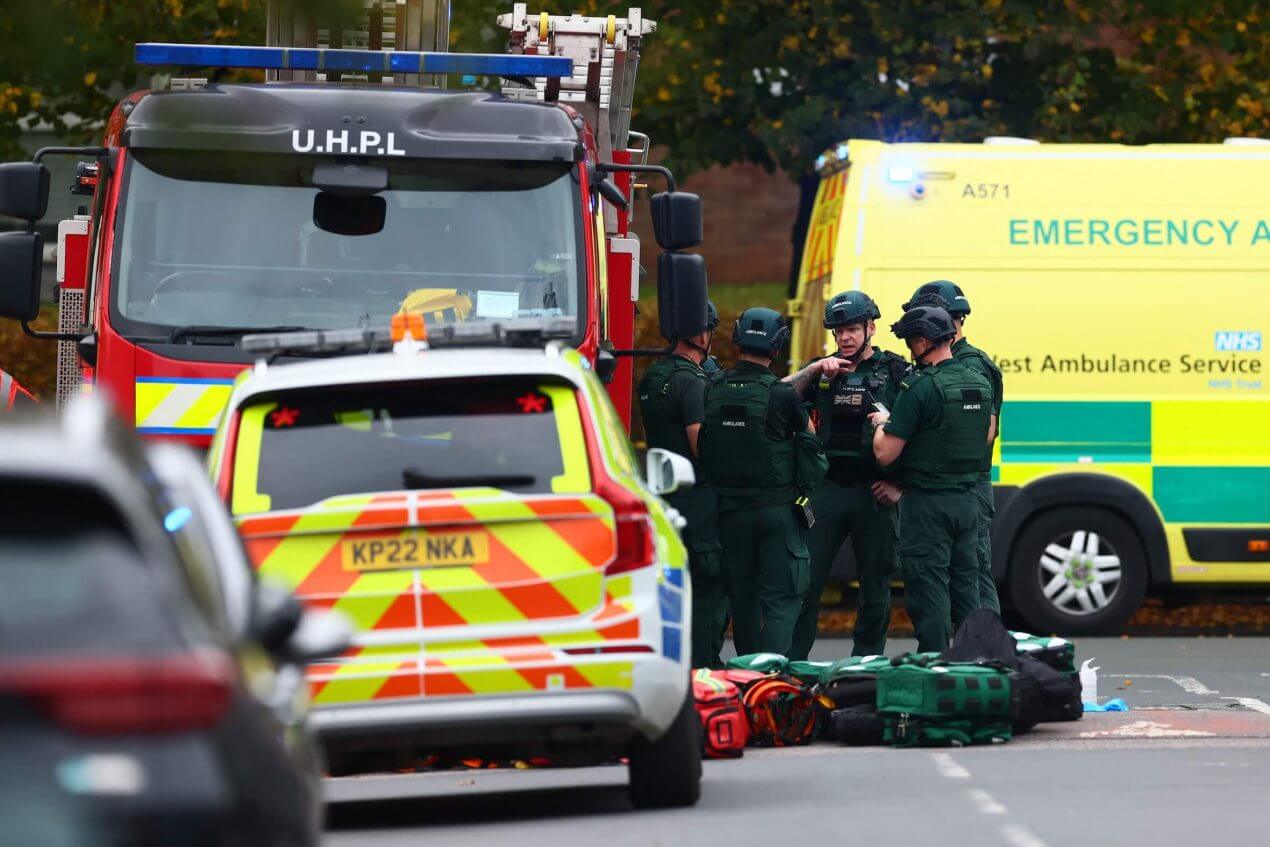 Schock in Manchester: Auto rast in Menge, Messerangriff vor Synagoge am Jom Kippur