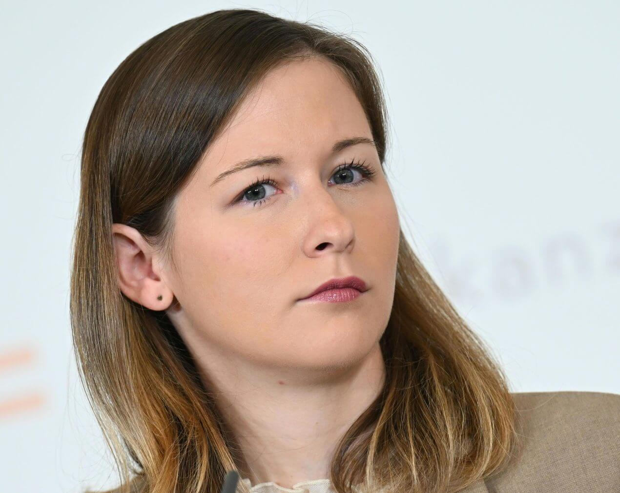 SPÖ blokira načrte ÖVP za prepoved otroških naglavnih rut v Avstriji