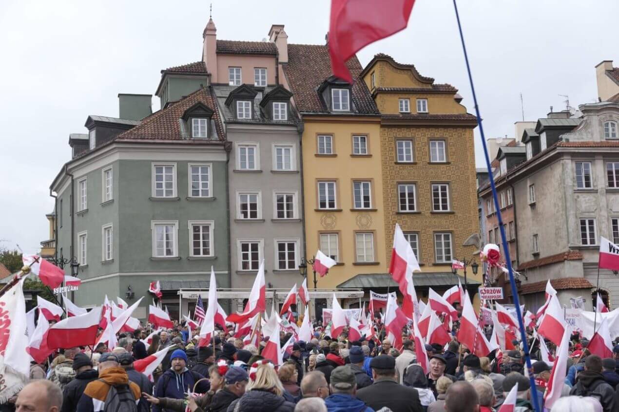 Tausende Polen demonstrieren in Warschau gegen EU-Migrationspolitik