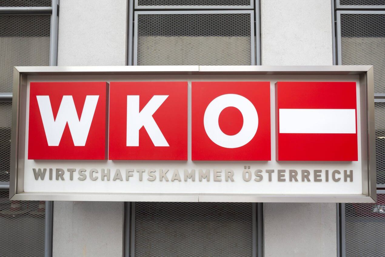 WKÖ začasno ustavila povišanje nadomestil za vodilne funkcionarje po odstopu predsednika